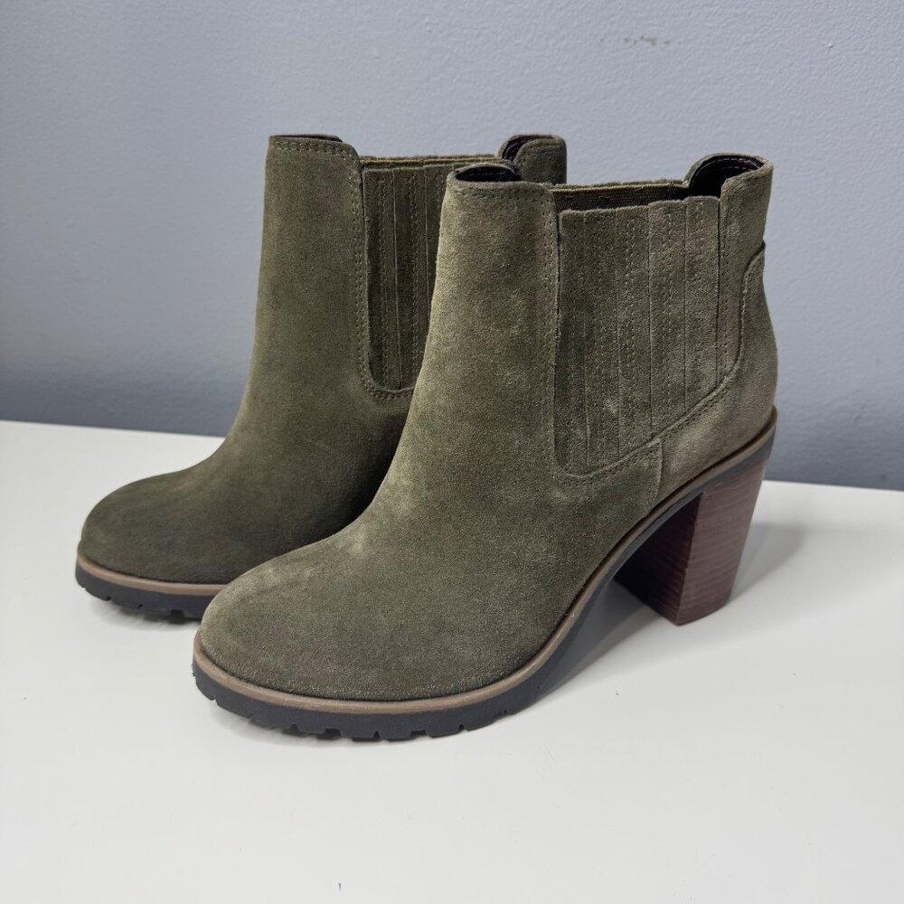 CREVO olive suede kate block heel boots size 9